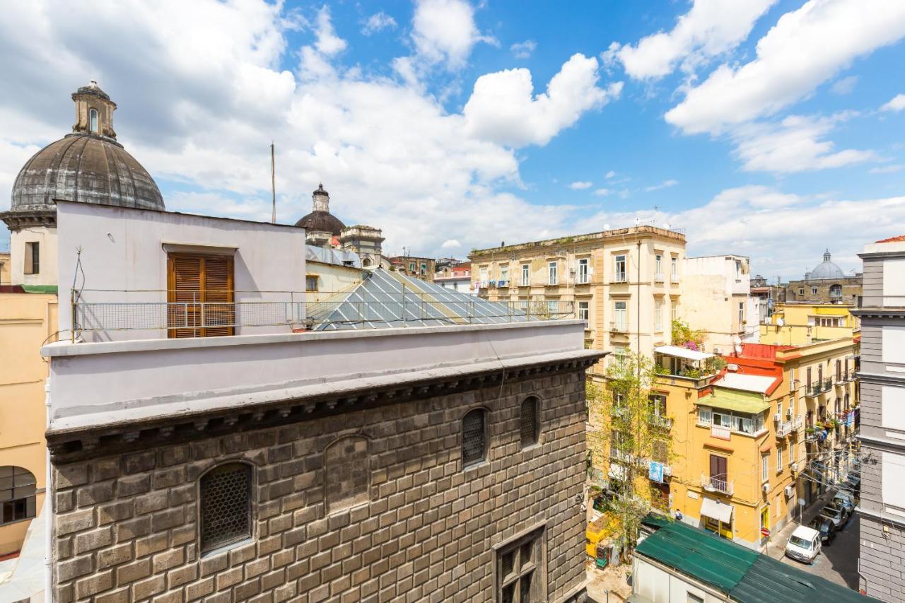 Maria'S Bright Flats At The Cathedral Apartment Наполи Екстериор снимка