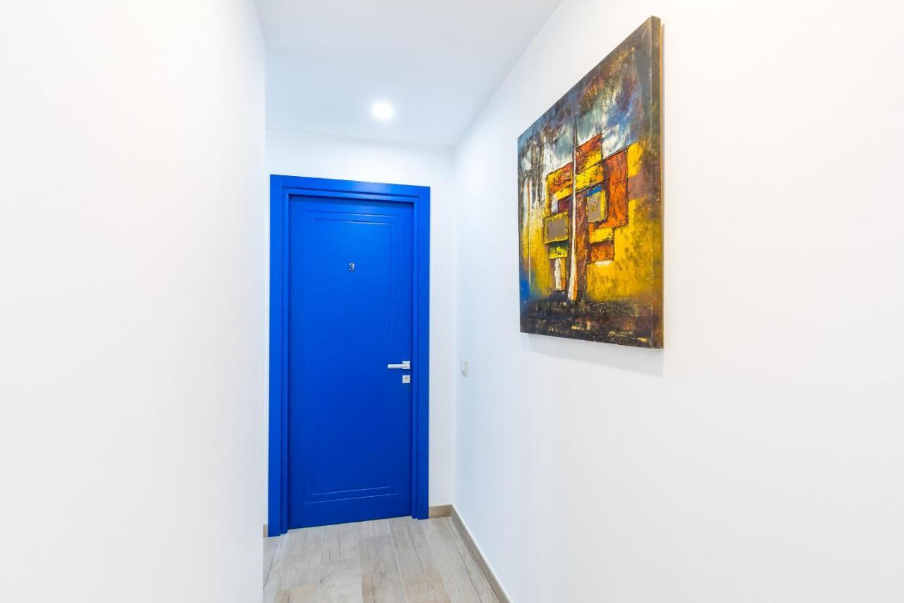 Maria'S Bright Flats At The Cathedral Apartment Наполи Екстериор снимка